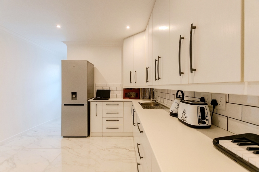 5 Bedroom Property for Sale in Golden Mile Western Cape
